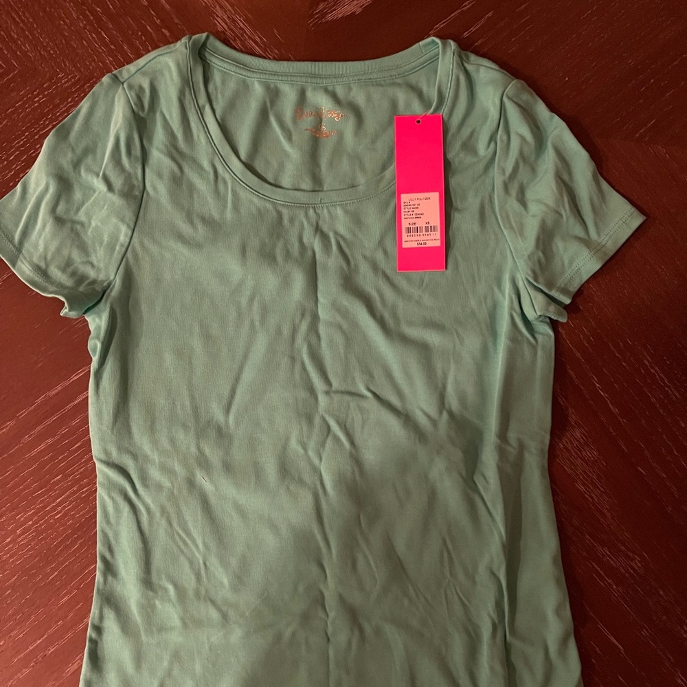 NWT LILLY TSHIRT